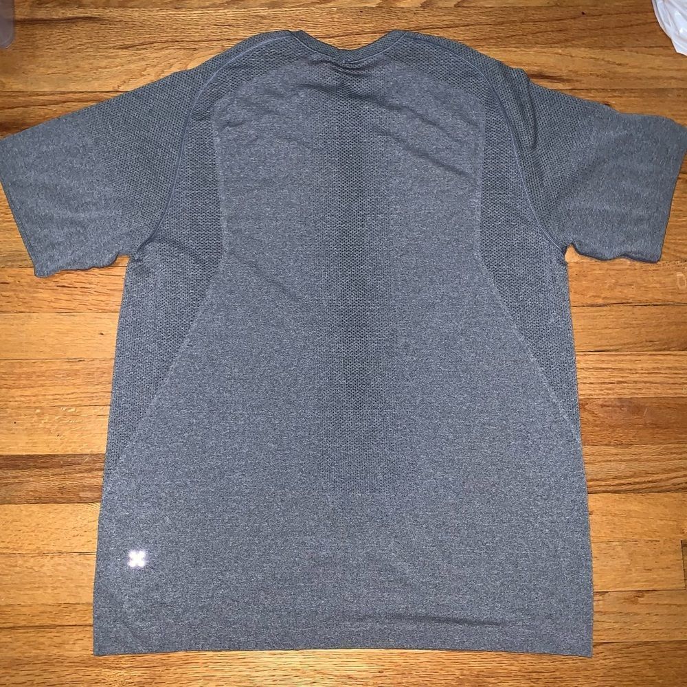 Lululemon Metal Vent Short Sleeve Heather Gray Shirt XL